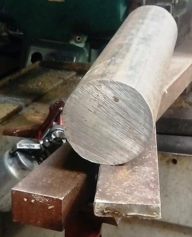 Travail du métal : fabriquer une presse d'établi, métaux bruts