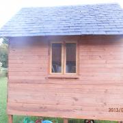 Cabane pour enfants vue de côté